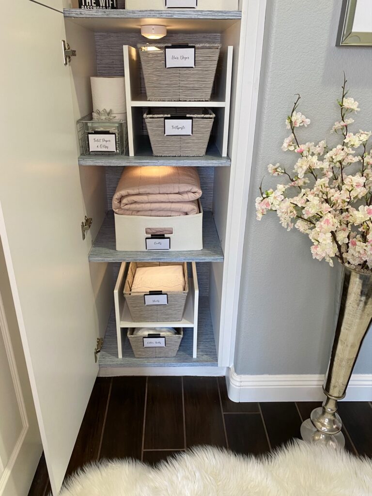 Organized_Linen_Closet