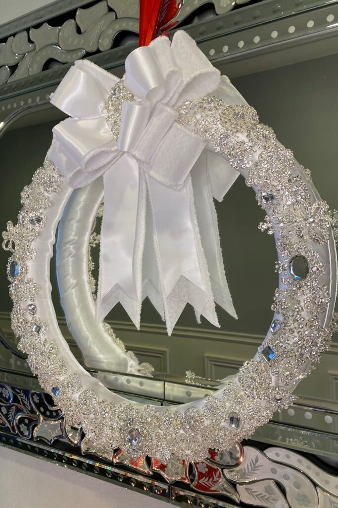 Glam_Brooch_Wreath